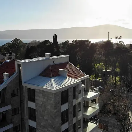 Park Residence 7 - 1 Bedroom & Parking At Tivat Center Esterno foto