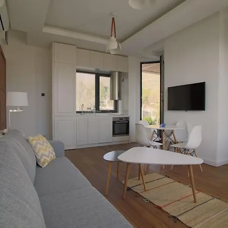 Park Residence 7 - 1 Bedroom & Parking At Tivat Center Esterno foto