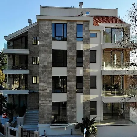 Park Residence 7 - 1 Bedroom & Parking At Tivat Center Esterno foto