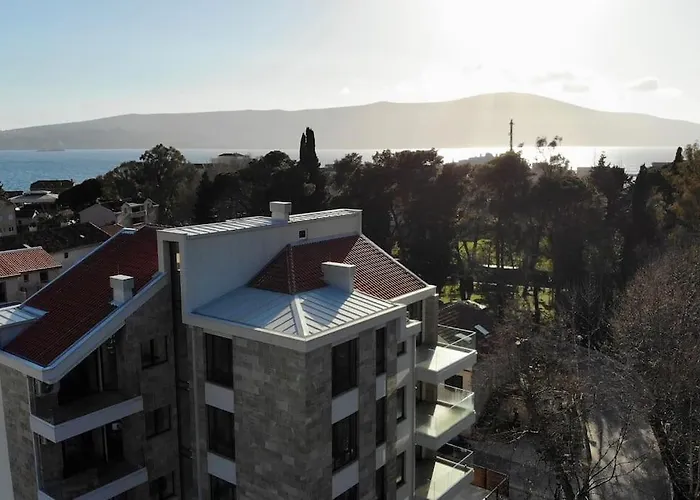 Park Residence 7 - 1 Bedroom & Parking At Tivat Center