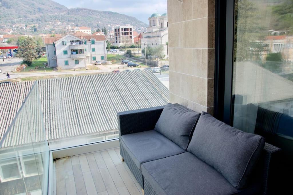 Park 7 - 1 Bedroom & Parking At Center Tivat