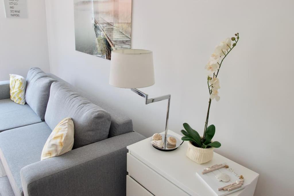 Park 7 - 1 Bedroom & Parking At Center Apartment Tivat